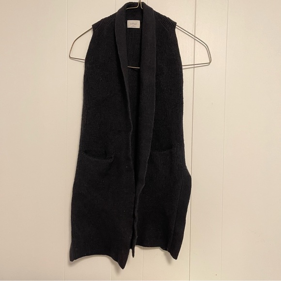 Wilfred knit vest merino wool SMALL HOLE - Picture 1 of 6